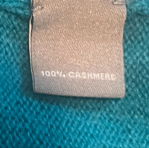 Neiman Marcus Teal Cashmere Sweater - Picture 6 of 6